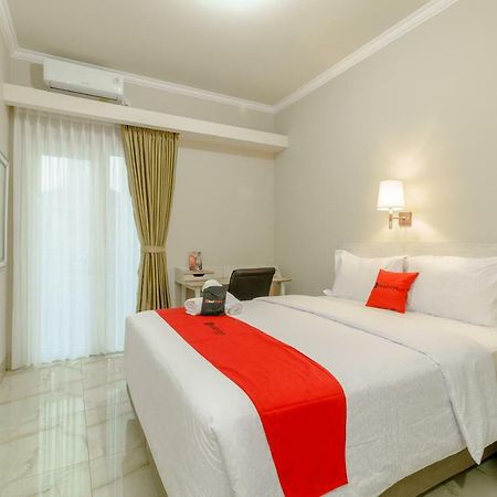 Hotel Reddoorz Near Taman Makam Pahlawan Cikutra Bandung Exteriér fotografie