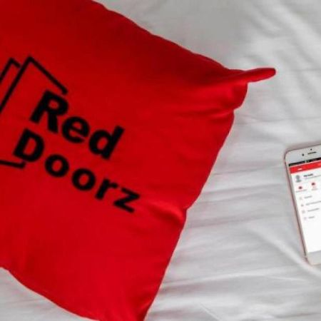 Hotel Reddoorz Near Taman Makam Pahlawan Cikutra Bandung Exteriér fotografie