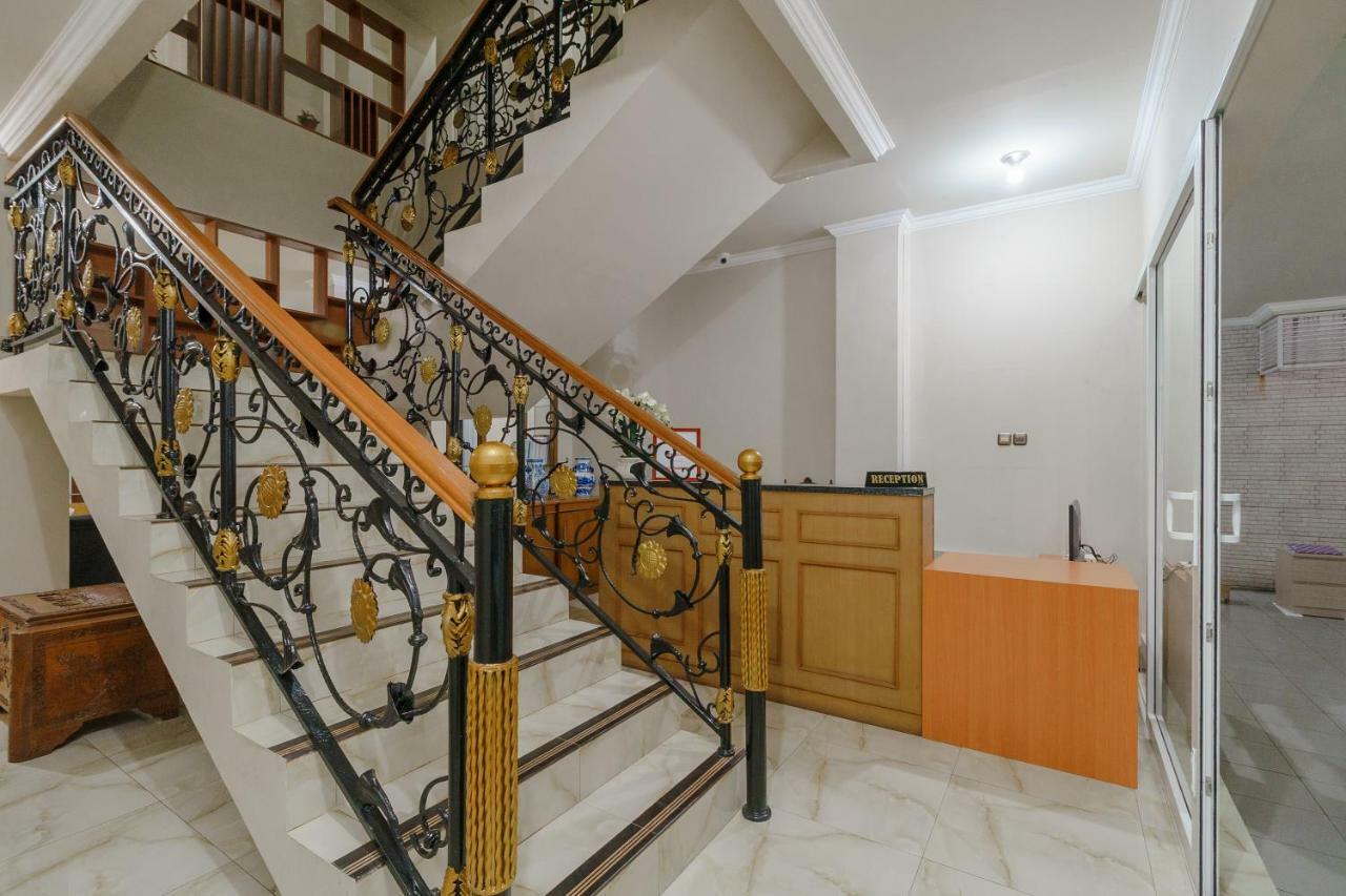 Hotel Reddoorz Near Taman Makam Pahlawan Cikutra Bandung Exteriér fotografie