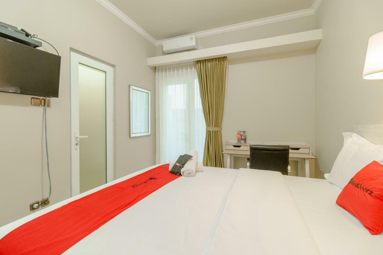 Hotel Reddoorz Near Taman Makam Pahlawan Cikutra Bandung Exteriér fotografie
