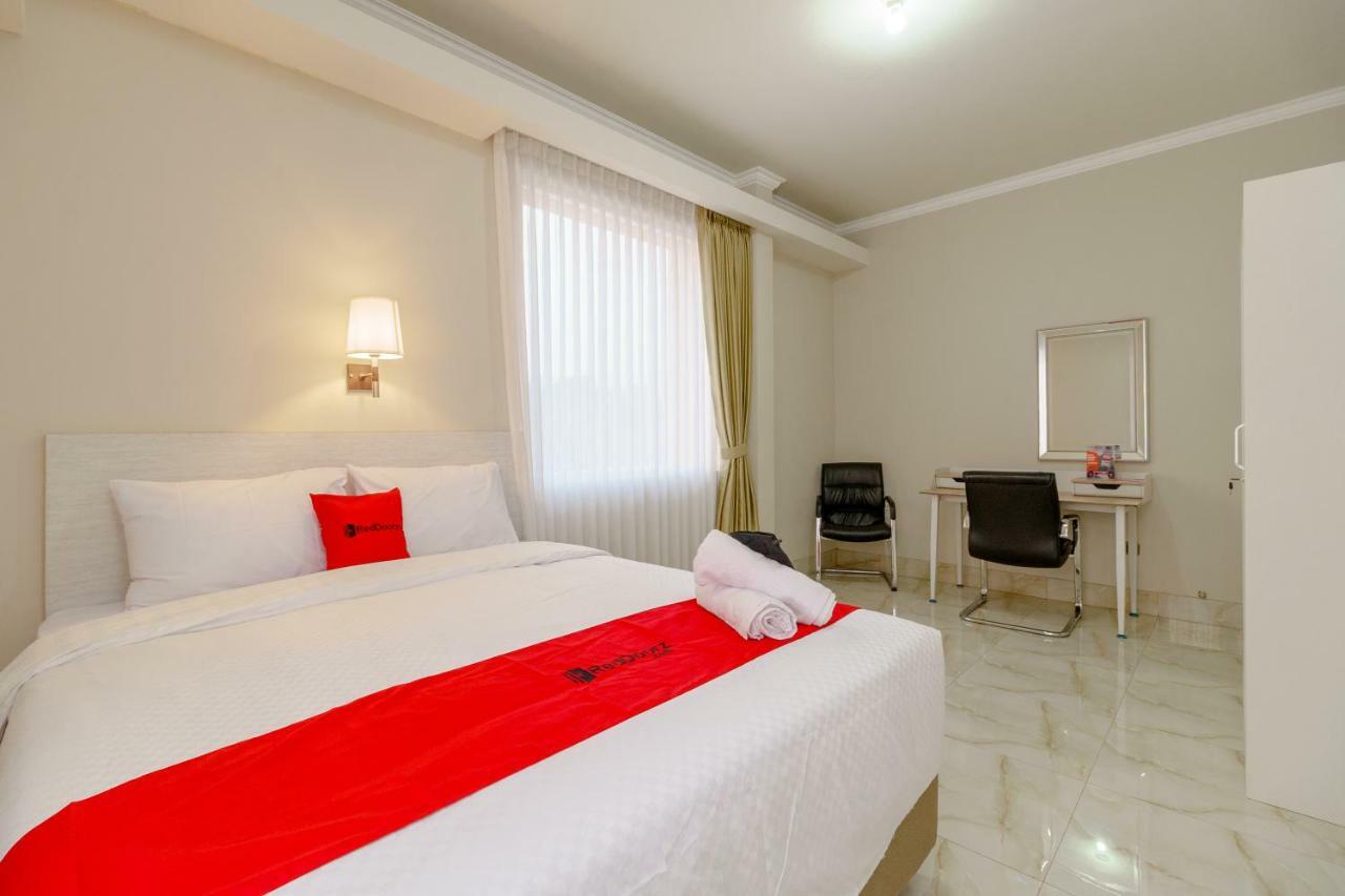 Hotel Reddoorz Near Taman Makam Pahlawan Cikutra Bandung Exteriér fotografie